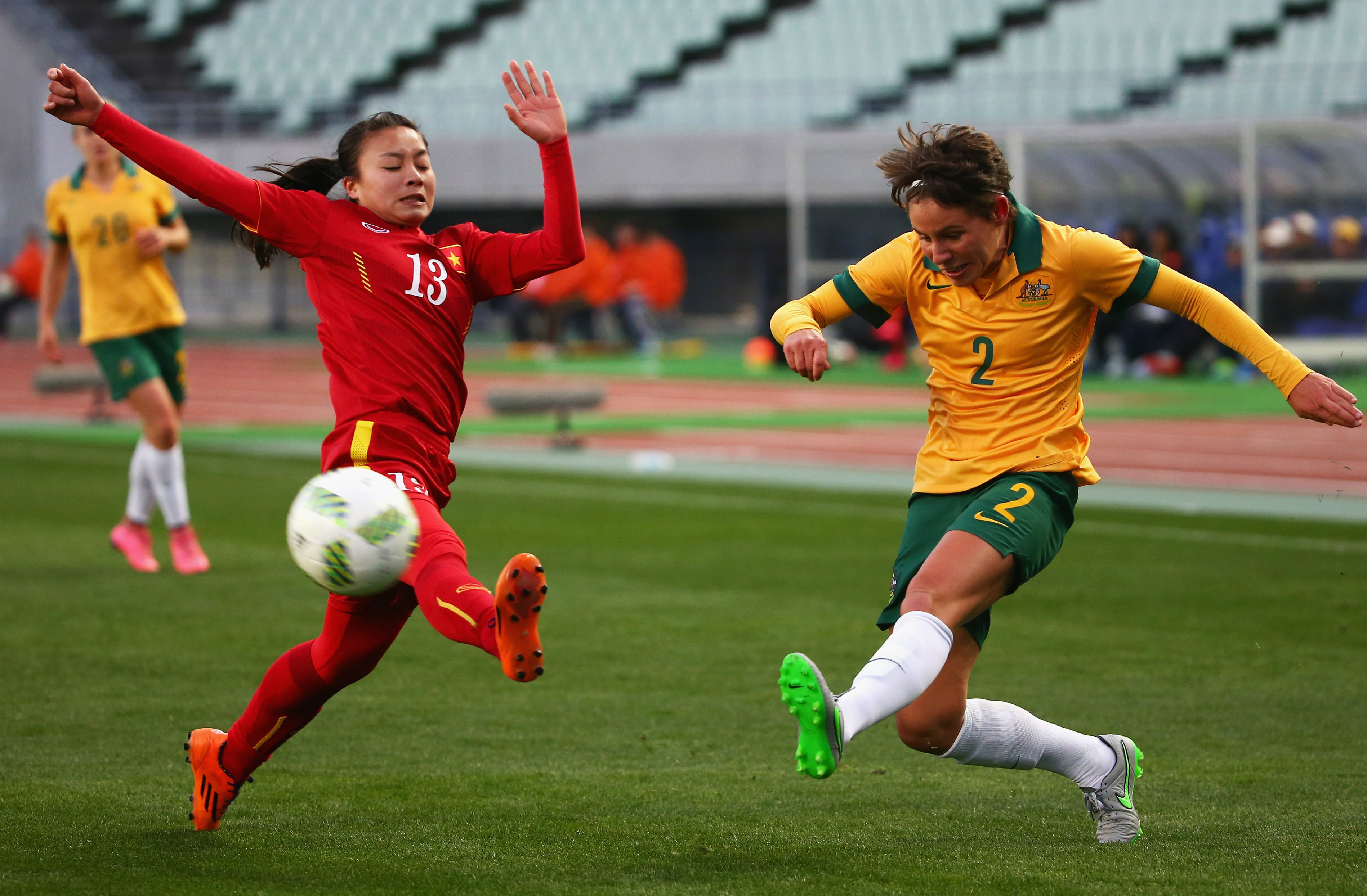 Ashleigh Sykes playing for the Westfield Matildas.