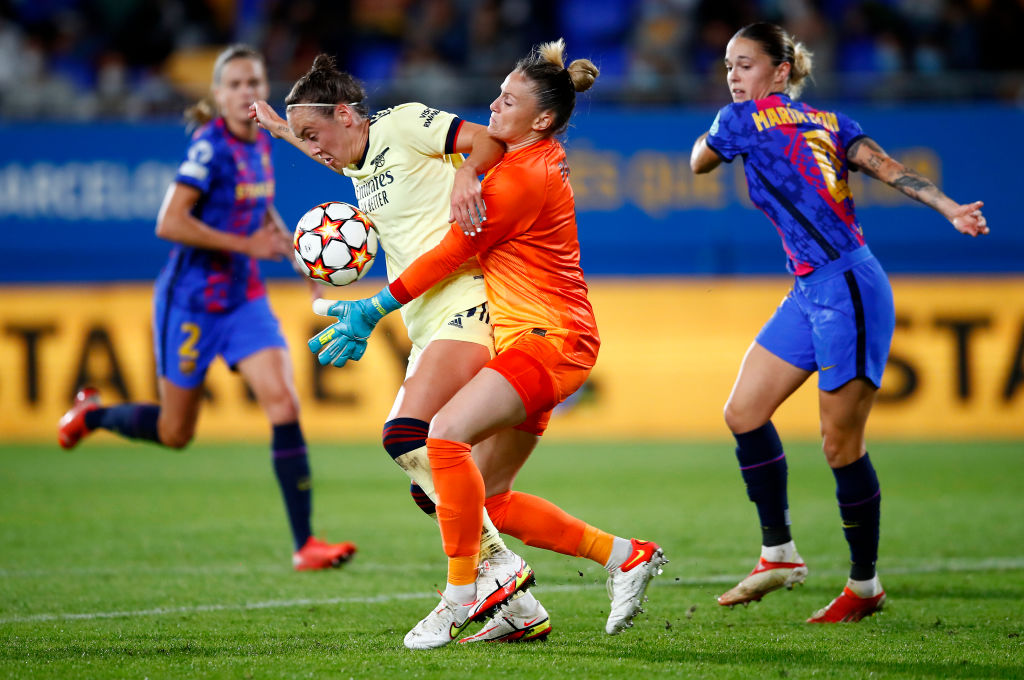 Caitlin Foord is tackled by Sandra Panos of FC Barcelona (Source: GettyImages)