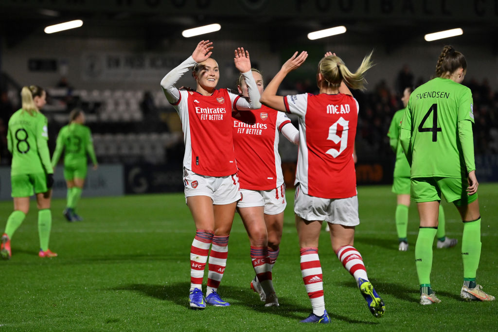 Caitlin Foord of Arsenal celebrates scoring the first goal with Beth Mead of Arsenal during the UEFA Women's Champions League group C match between Arsenal WFC and HB Koge (Photo: GettyImages)