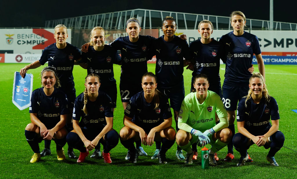 FC Rosengard players pose for a team photo before the start of the UEFA Women's Champions League Group D match between SL Benfica and FC Rosengard at Benfica Campus on November 24, 2022 in Seixal, Portugal. (Photo by Gualter Fatia/Getty Images)