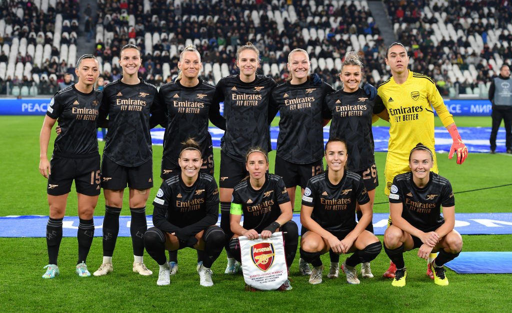 Players of Arsenal pose for a team photo during the UEFA Women's Champions League group C match between Juventus and Arsenal at Allianz Stadium on November 24, 2022 in Turin, Italy. (Photo by Chris Ricco/Getty Images)
