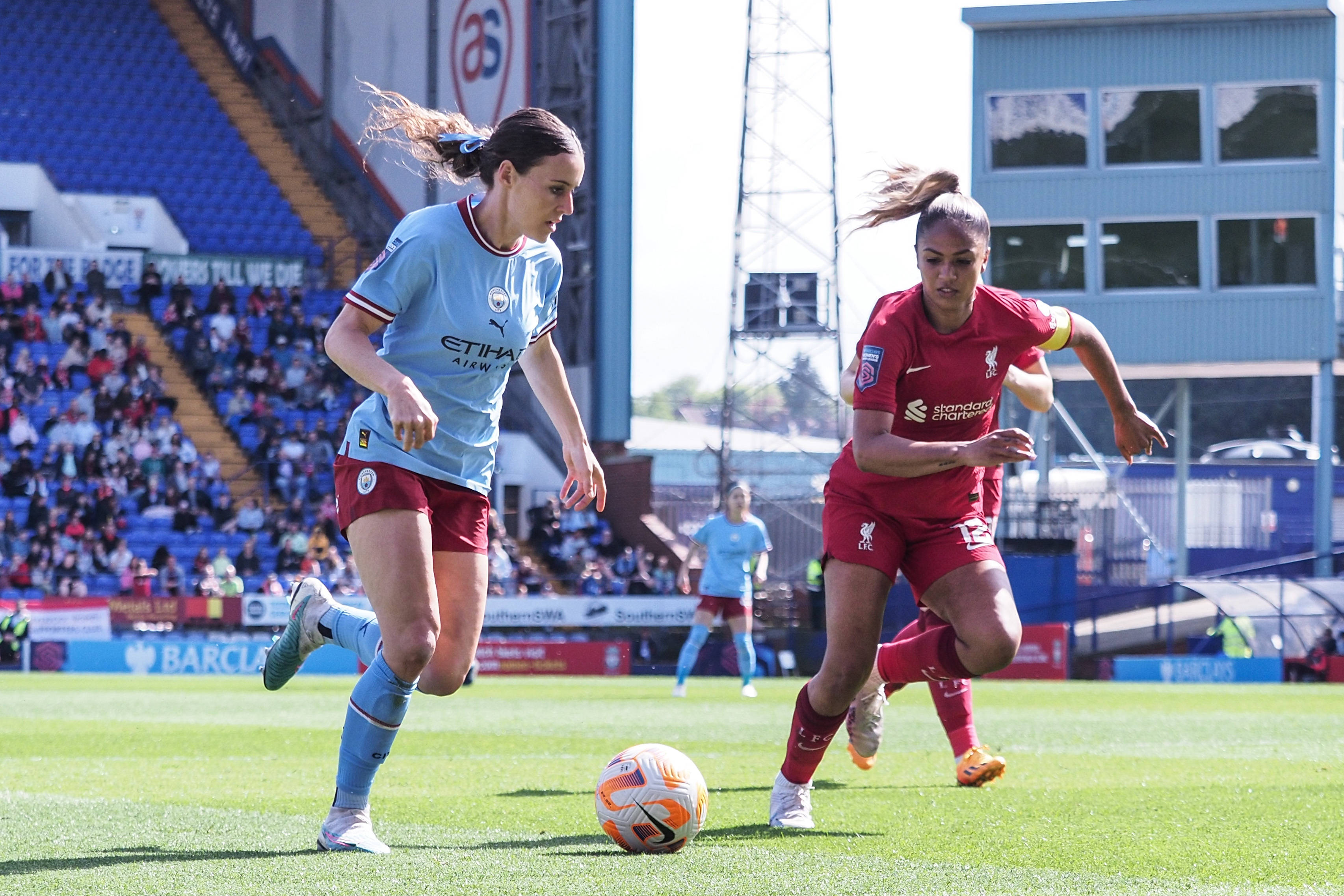 Hayley Raso (13 Manchester City) på ballen under Barclays Women's Super League-kamp mellom Liverpool og Manchester City på Prenton Park i Liverpool, England (Natalie Mincher/SPP)