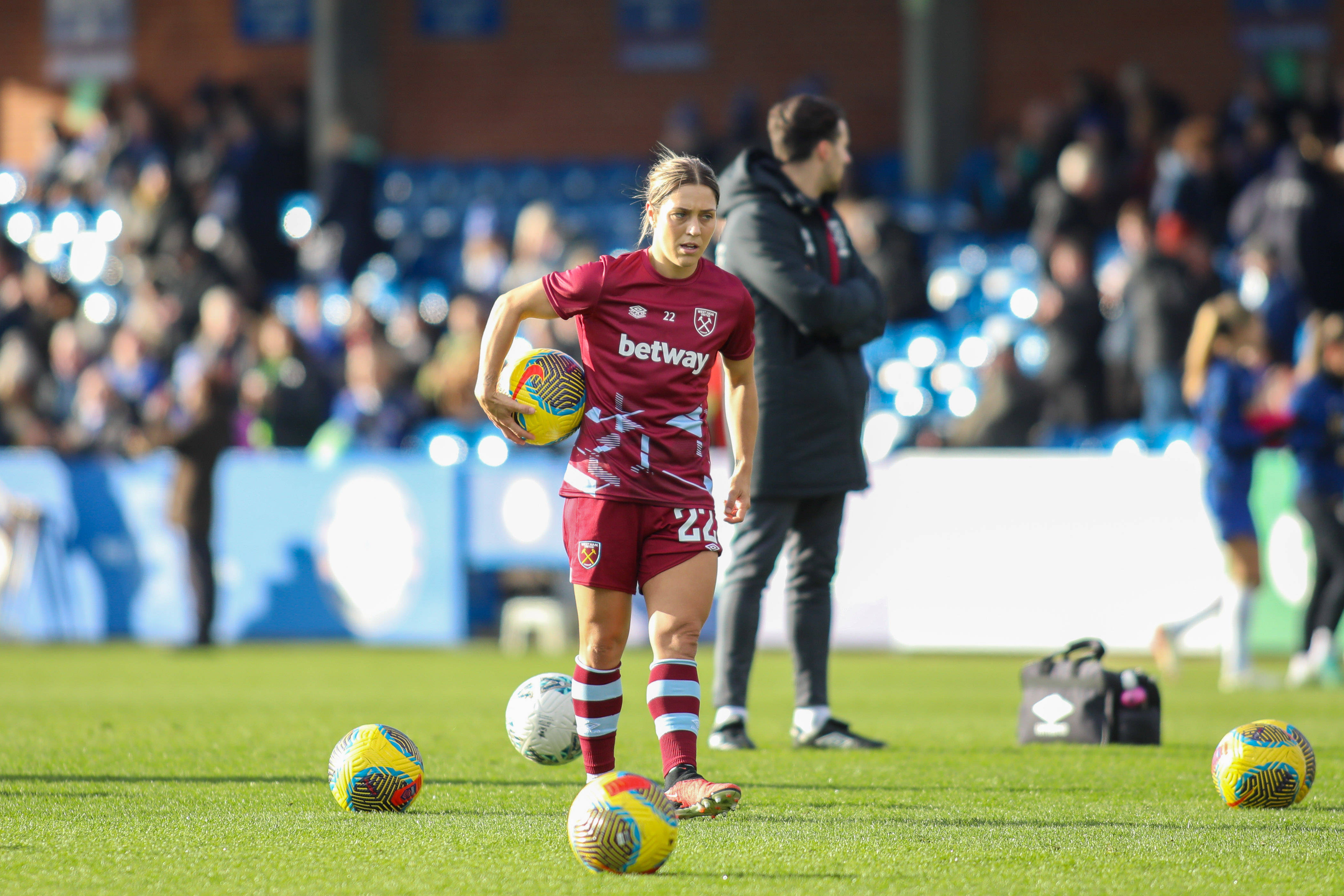Katrina-Lee Gorry (22 West Ham) warming up during the Womens FA Cup match between Chelsea and West Ham at Kingsmeadow in London, England (Alexander Canillas / SPP)