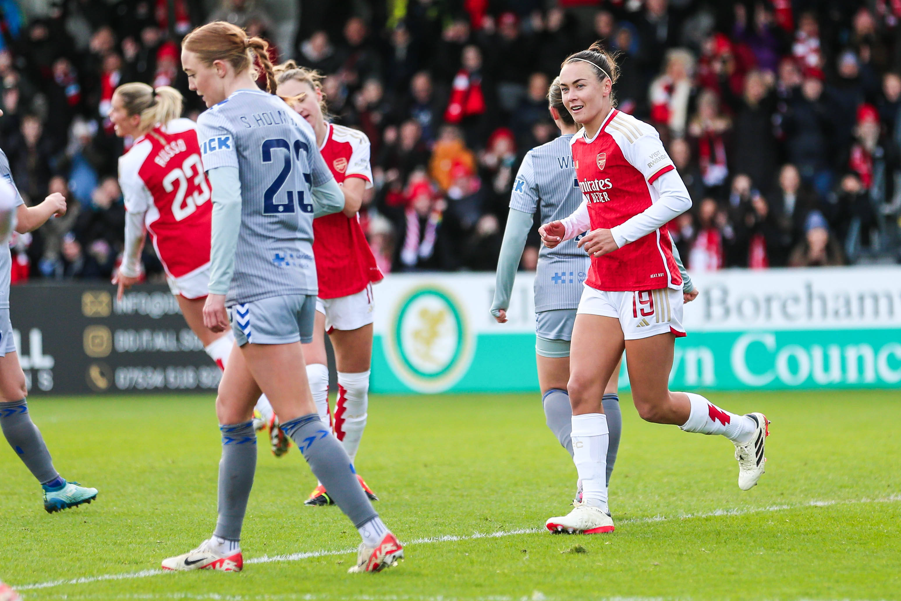 Caitlin Foord celebrates scoring her side’s first goal of the game during the Barclays Women’s Super League match at the Mangata Pay UK Stadium, Borehamwood. (Photo: Rhianna Chadwick via Imago)