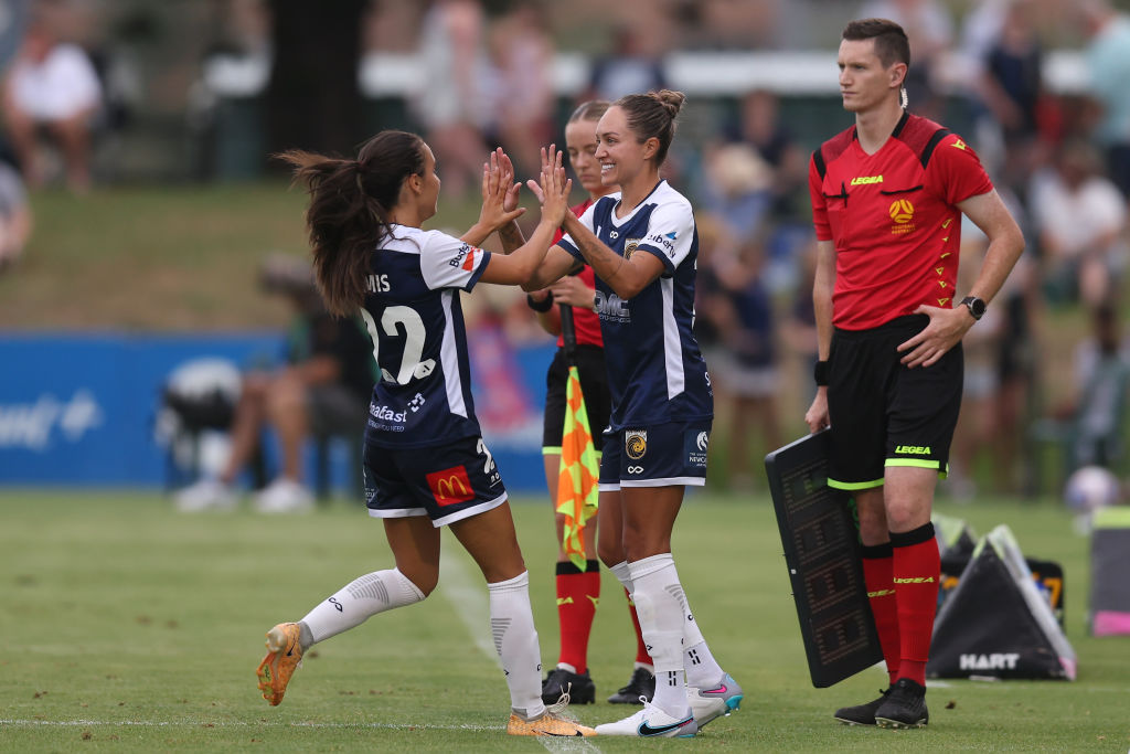 NEWCASTLE, AUSTRALIA - JANUARY 28: Kyah Simon of the Mariners goes on for Peta Trimis of the Mariners during the A-League Women round 14 match between Newcastle Jets and Central Coast Mariners at No. 2 Sports Ground, on January 28, 2024, in Newcastle, Australia. (Photo by Scott Gardiner/Getty Images)