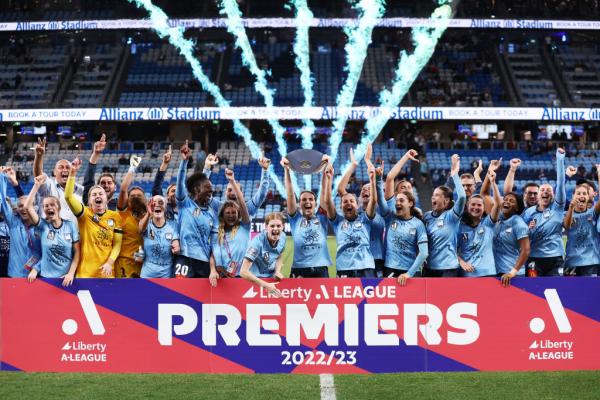 SYDNEY, AUSTRALIA - APRIL 01: Sydney FC players celebrate victory after winning the Premier's Plate during the round 20 A-League Women's match between Sydney FC and Newcastle Jets at Allianz Stadium, on April 01, 2023, in Sydney, Australia. (Photo by Matt King/Getty Images)