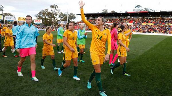 Westfield Matildas players thank the sell-out crowd at Pepper Stadium after their 2-1 win.